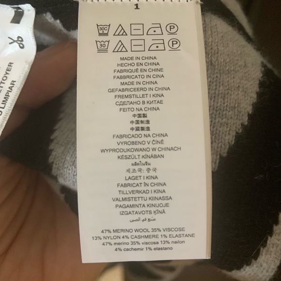 ⚠️SOLD⚠️ MK LOGO WOOL BLEND PONCHO - Picture 4 of 8